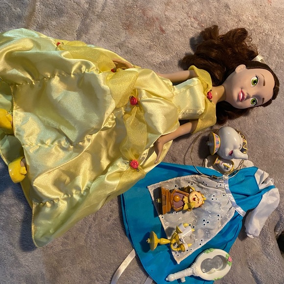 2002 DISNEY BEAUTY AND THE BEAST INTERACTIVE TALKING BELLE DOLL - Picture 2 of 9